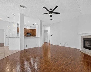16831 Bailey Jean Dr - Photo Thumbnail 3