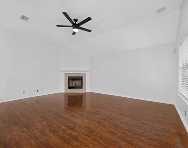 16831 Bailey Jean Dr - Photo Thumbnail 5