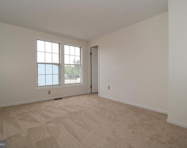 1524 Violet Drive - Photo Thumbnail 8