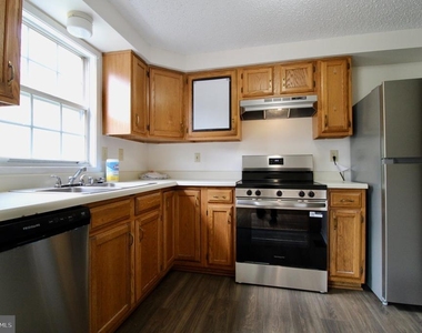 1524 Violet Drive - Photo Thumbnail 4
