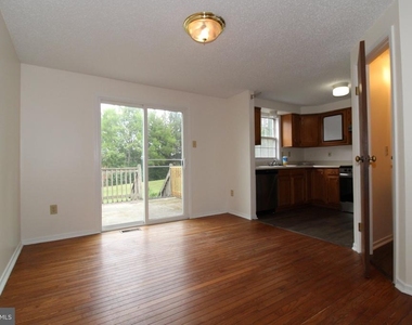 1524 Violet Drive - Photo Thumbnail 3
