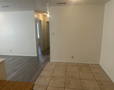 2602 S Bagdad Rd - Photo Thumbnail 8