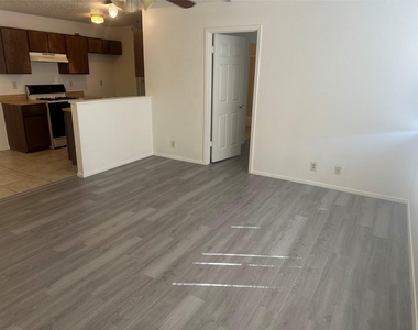 2602 S Bagdad Rd - Photo Thumbnail 2