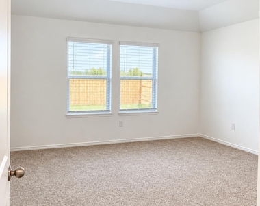 13606 Gunnison Grove Ave - Photo Thumbnail 10