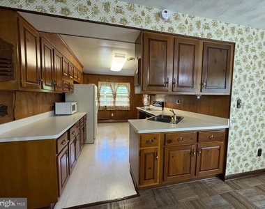 21500 Point Lookout Road - Photo Thumbnail 26