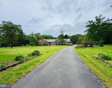 21500 Point Lookout Road - Photo Thumbnail 3
