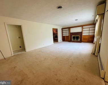 21500 Point Lookout Road - Photo Thumbnail 10