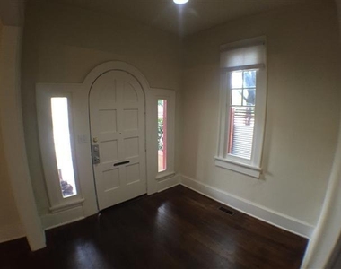2813 Salado St - Photo Thumbnail 14