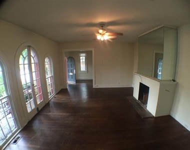 2813 Salado St - Photo Thumbnail 1