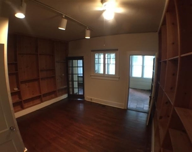 2813 Salado St - Photo Thumbnail 6