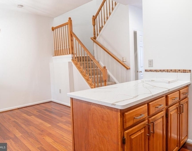 744 Faraway Court - Photo Thumbnail 7