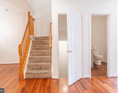 744 Faraway Court - Photo Thumbnail 3