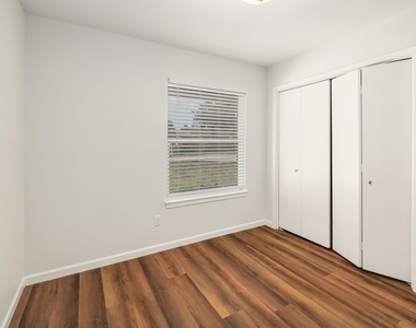 8206 Wavertree Ct - Photo Thumbnail 20