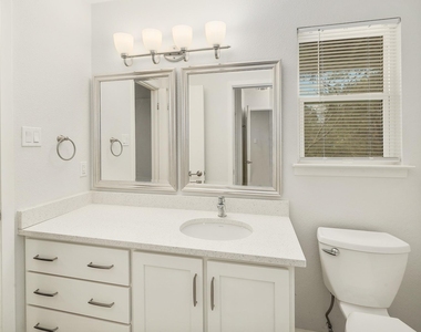 8206 Wavertree Ct - Photo Thumbnail 16
