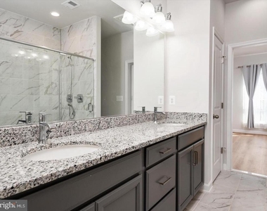 627 Halsey Way - Photo Thumbnail 16