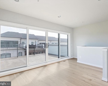627 Halsey Way - Photo Thumbnail 26