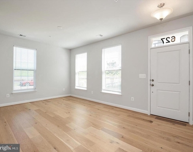 627 Halsey Way - Photo Thumbnail 1