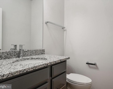627 Halsey Way - Photo Thumbnail 4