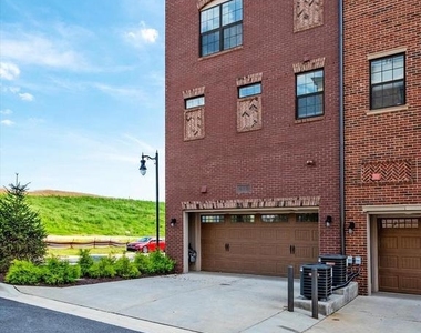 627 Halsey Way - Photo Thumbnail 31