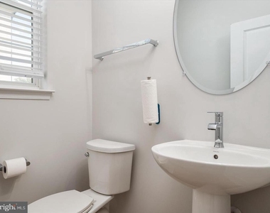 627 Halsey Way - Photo Thumbnail 12