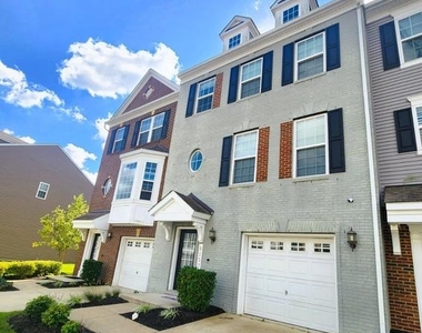9157 Fox Stream Way - Photo Thumbnail 1