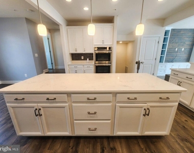 9157 Fox Stream Way - Photo Thumbnail 12