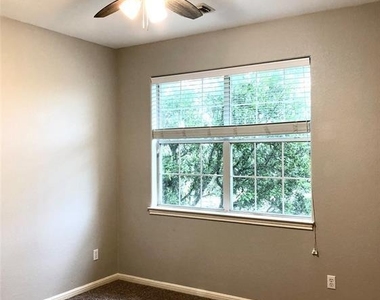 10808 Sky Rock Dr - Photo Thumbnail 11