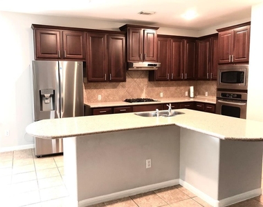 10808 Sky Rock Dr - Photo Thumbnail 3