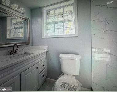 1801 Jarvis Avenue - Photo Thumbnail 11