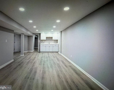 1801 Jarvis Avenue - Photo Thumbnail 6