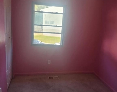 7812 Michele Drive - Photo Thumbnail 14