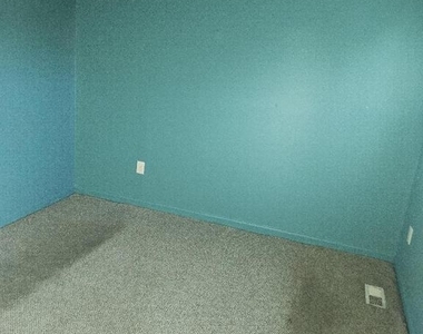 7812 Michele Drive - Photo Thumbnail 12