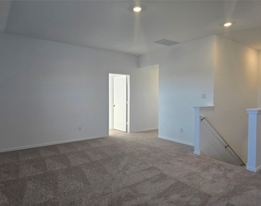 1816 Four Waters Loop - Photo Thumbnail 20