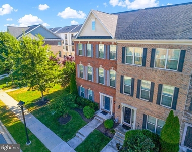 9600 Smithview Place - Photo Thumbnail 9
