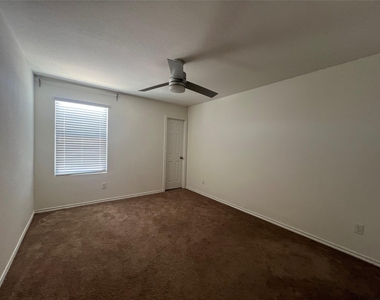 13122 Titanium St - Photo Thumbnail 11
