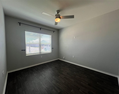 13122 Titanium St - Photo Thumbnail 2