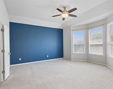 5925 Malta Cir - Photo Thumbnail 18