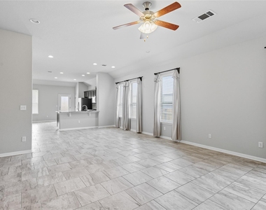 5925 Malta Cir - Photo Thumbnail 7