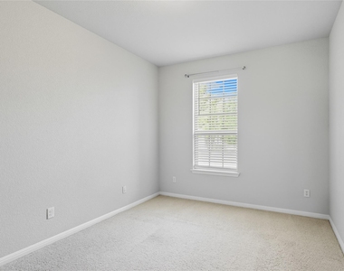5925 Malta Cir - Photo Thumbnail 6