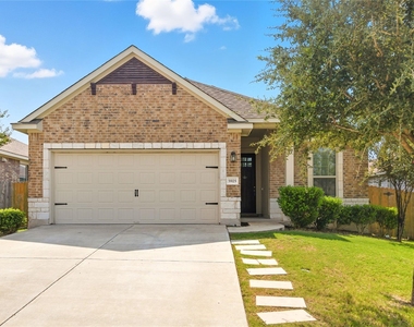 5925 Malta Cir - Photo Thumbnail 3