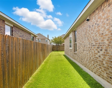 5925 Malta Cir - Photo Thumbnail 33