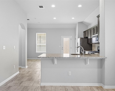 5925 Malta Cir - Photo Thumbnail 11