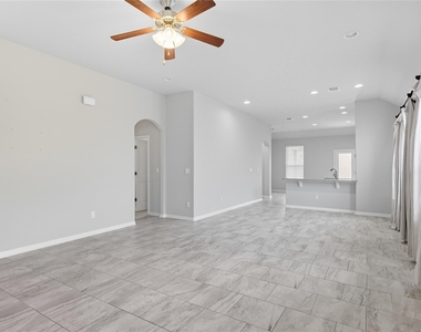 5925 Malta Cir - Photo Thumbnail 8