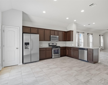 5925 Malta Cir - Photo Thumbnail 17