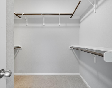 5925 Malta Cir - Photo Thumbnail 23