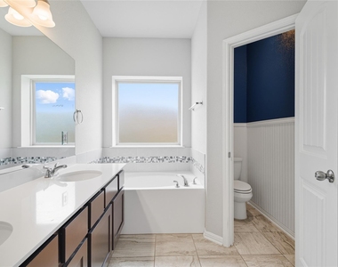 5925 Malta Cir - Photo Thumbnail 24
