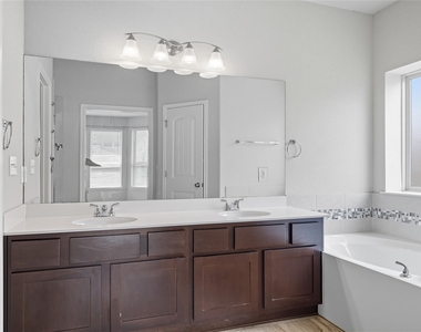 5925 Malta Cir - Photo Thumbnail 21