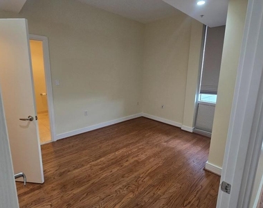 6820 Wisconsin Avenue - Photo Thumbnail 16
