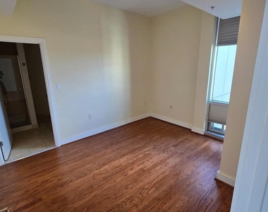 6820 Wisconsin Avenue - Photo Thumbnail 10