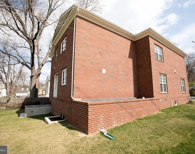 304 S Stonestreet Avenue - Photo Thumbnail 41